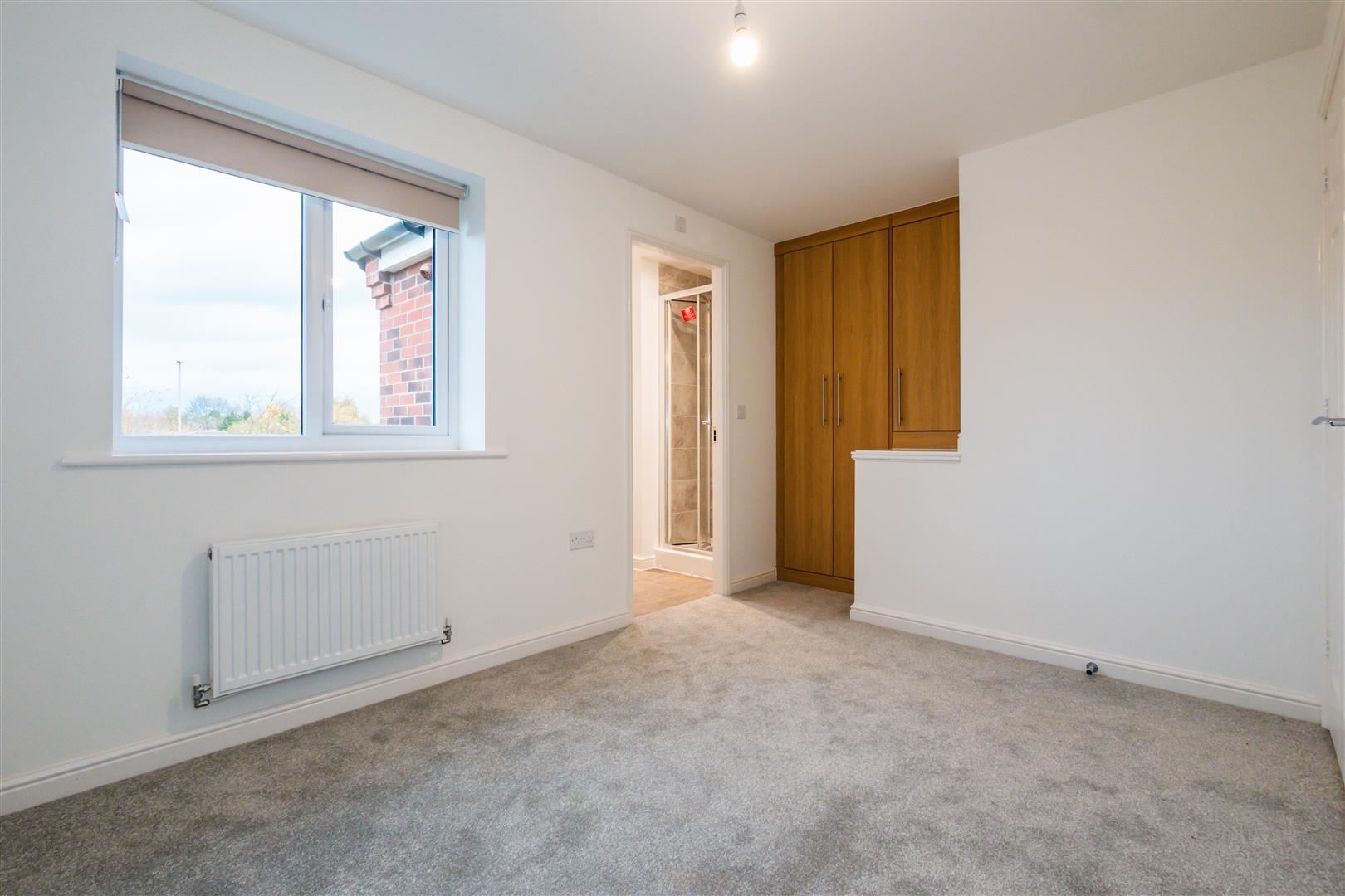 3 Bedroom House To Rent image 5